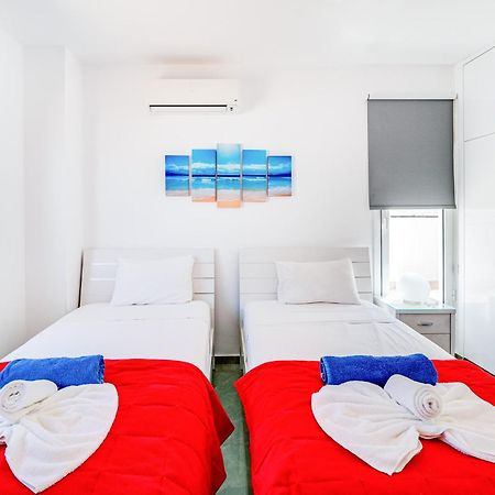 Beach Front Aqua Marina By Ezoria Villas باراليمني المظهر الخارجي الصورة