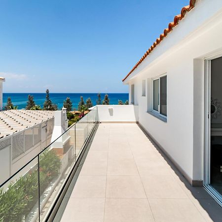 Beach Front Aqua Marina By Ezoria Villas باراليمني المظهر الخارجي الصورة