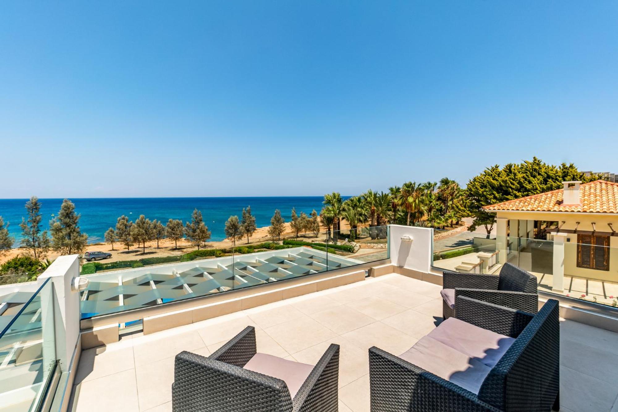 Beach Front Aqua Marina By Ezoria Villas باراليمني المظهر الخارجي الصورة