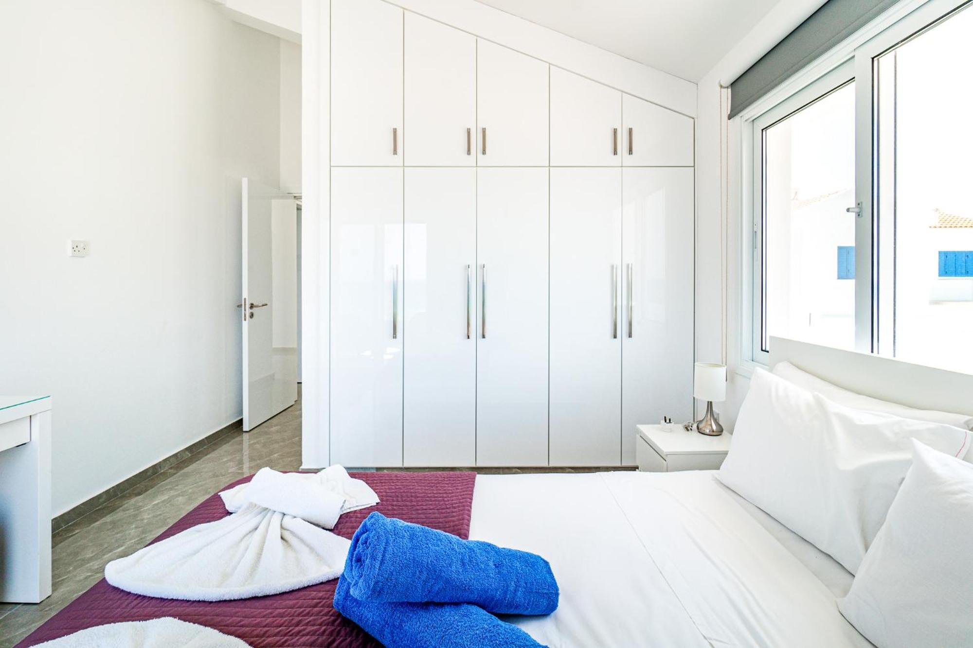 Beach Front Aqua Marina By Ezoria Villas باراليمني المظهر الخارجي الصورة